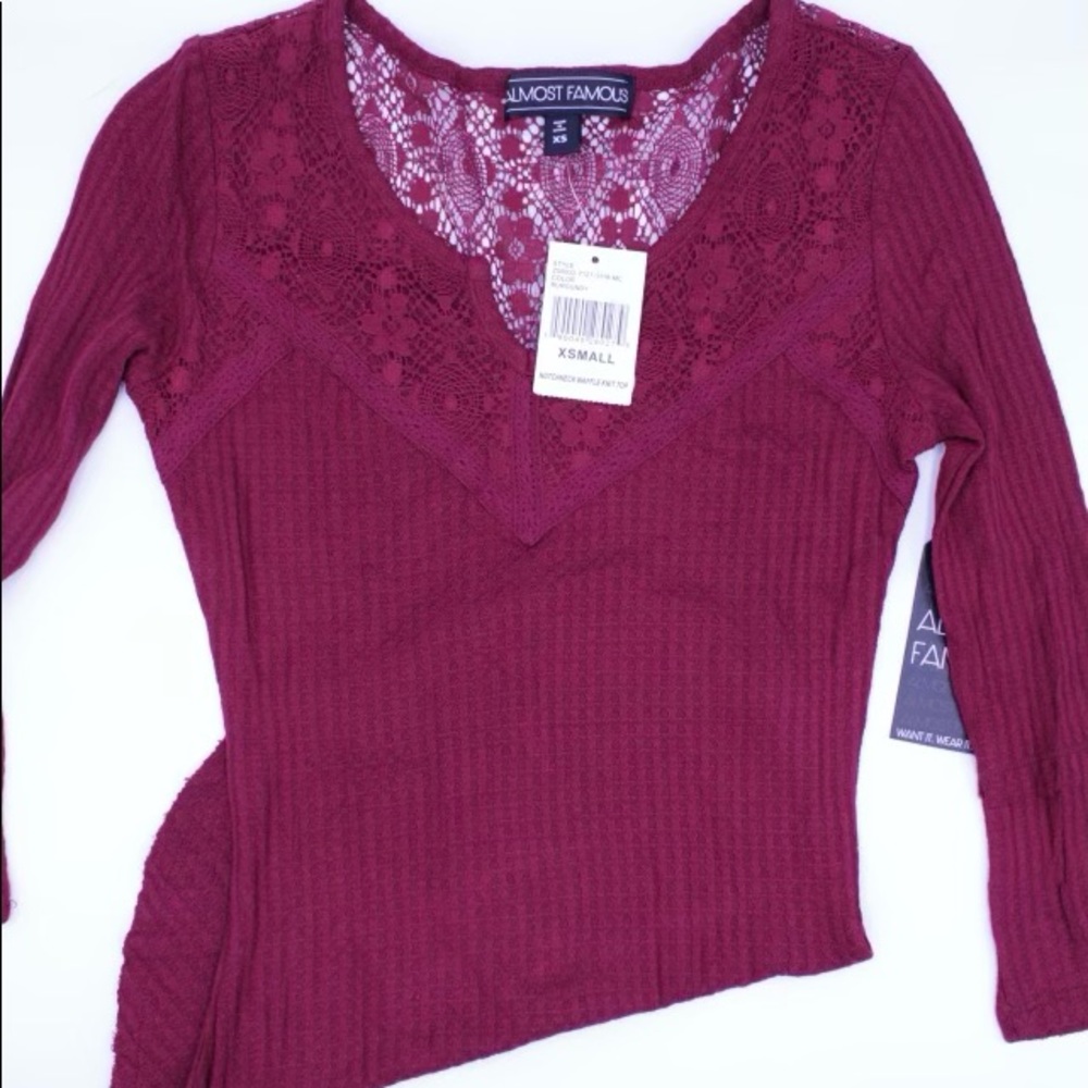 ⭐️🆕 Almost Famous Burgundy Top XS⭐️